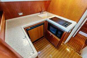 2006 Bertram Convertible thumbnail 36