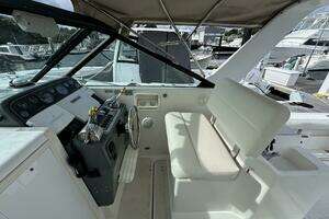 1999 Tiara Yachts 2900 Open thumbnail 15