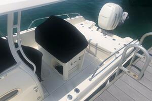 27ft Boston Whaler Yacht For Sale
