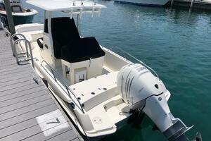 27ft Boston Whaler Yacht For Sale