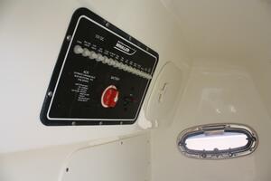 27ft Boston Whaler Yacht For Sale