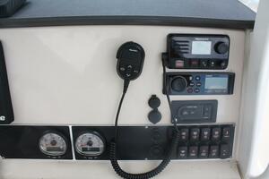 27ft Boston Whaler Yacht For Sale