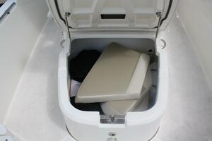 27ft Boston Whaler Yacht For Sale