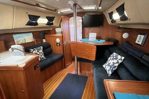 Luna 31ft Hunter Yacht For Sale