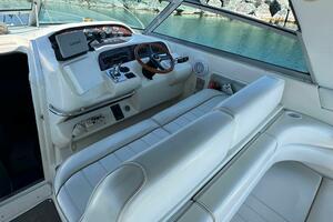 33ft Sea Ray Yacht For Sale