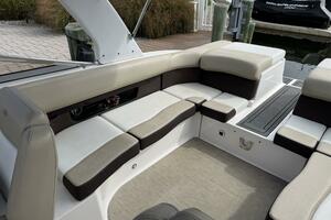 27ft Regal Yacht For Sale