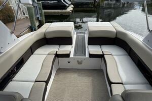 27ft Regal Yacht For Sale