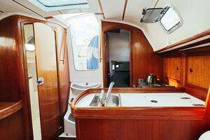 Stravaig 32ft Beneteau Yacht For Sale