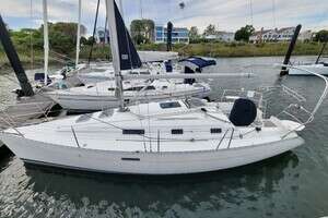 Stravaig 32ft Beneteau Yacht For Sale