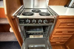 Summer Breeze 38ft Carver Yacht For Sale