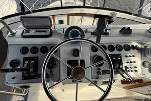 Summer Breeze 38ft Carver Yacht For Sale