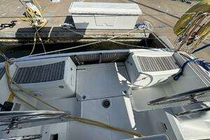 2018 Jeanneau Sun Odyssey 389 thumbnail 24