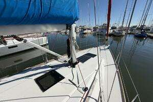 2018 Jeanneau Sun Odyssey 389 thumbnail 16