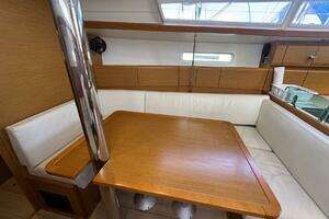 2018 Jeanneau Sun Odyssey 389 thumbnail 36