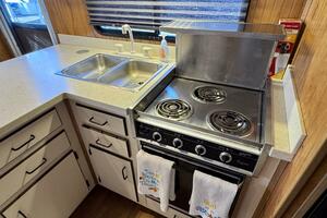 Summer Breeze 37ft Gibson Yacht For Sale