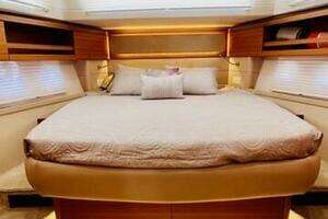 2022 Greenline 48 Diesel Flybridge with Hardtop thumbnail 10