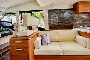 2022 Greenline 48 Diesel Flybridge with Hardtop thumbnail 8