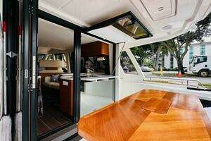 2022 Greenline 48 Diesel Flybridge with Hardtop thumbnail 42