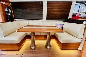 2022 Greenline 48 Diesel Flybridge with Hardtop thumbnail 7