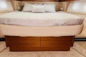 2022 Greenline 48 Diesel Flybridge with Hardtop thumbnail 12
