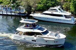 2022 Greenline 48 Diesel Flybridge with Hardtop thumbnail 1