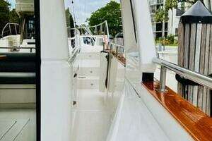 2022 Greenline 48 Diesel Flybridge with Hardtop thumbnail 31