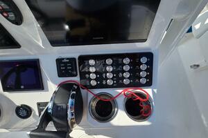 28ft Caymas Yacht For Sale