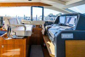 2011 Uniesse 55S thumbnail 24