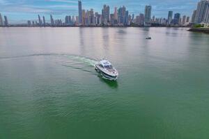 59FT (17.98M) AZIMUT