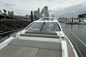 59FT (17.98M) AZIMUT