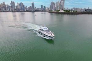 59FT (17.98M) AZIMUT