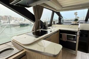 59FT (17.98M) AZIMUT