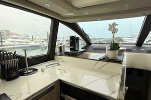 59FT (17.98M) AZIMUT