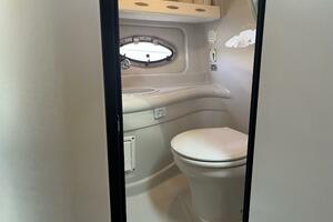 28ft Crownline Yacht For Sale
