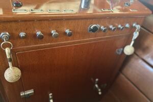 30ft Prowler Yacht For Sale