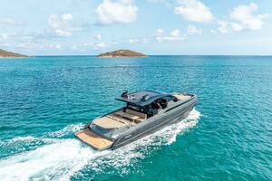 V-ADEUS Worth Avenue Yachts