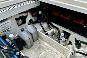 BOTTOMS UP 33ft Boston Whaler Yacht For Sale