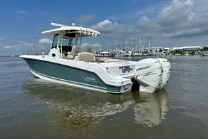 BOTTOMS UP 33ft Boston Whaler Yacht For Sale