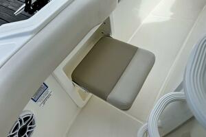 BOTTOMS UP 33ft Boston Whaler Yacht For Sale