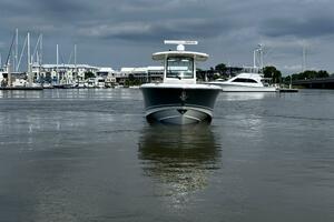 BOTTOMS UP 33ft Boston Whaler Yacht For Sale