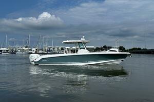 BOTTOMS UP 33ft Boston Whaler Yacht For Sale