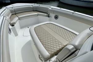 BOTTOMS UP 33ft Boston Whaler Yacht For Sale