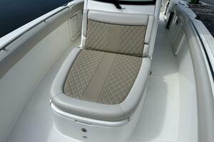 BOTTOMS UP 33ft Boston Whaler Yacht For Sale