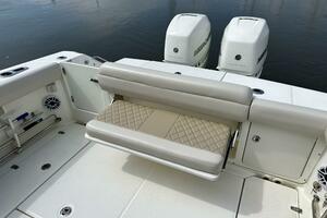 BOTTOMS UP 33ft Boston Whaler Yacht For Sale