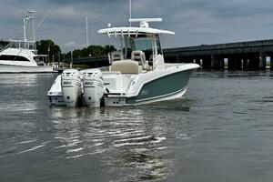 BOTTOMS UP 33ft Boston Whaler Yacht For Sale