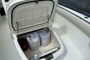 BOTTOMS UP 33ft Boston Whaler Yacht For Sale