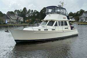 STARLITE 2008 Legacy 42 Extended Hardtop Flybridge Yacht For Sale in New Bern NC