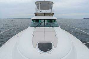 2021 Tiara Yachts 4400 Flybridge thumbnail 42