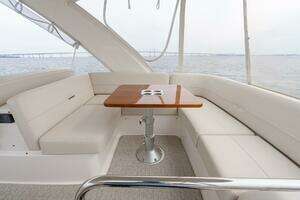 2021 Tiara Yachts 4400 Flybridge thumbnail 52