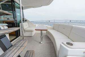 2021 Tiara Yachts 4400 Flybridge thumbnail 13
